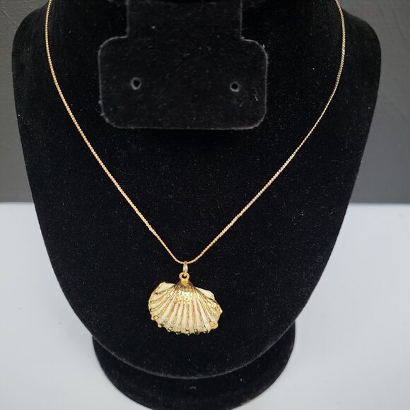Gold Encrusted Gilded Seashell Necklace 16 in chain 1.25 in pendant fashion - Picture 3 of 6